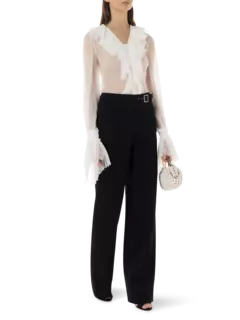 بلوزة من الشيفون بأكمام طويلة ورقبة مكشكشة