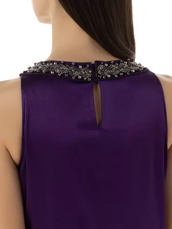 بلوزة بدون أكمام من الساتان مزينة بالخرز