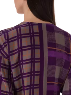 فستان متوسط الطول بأكمام طويلة مزين بطبعة