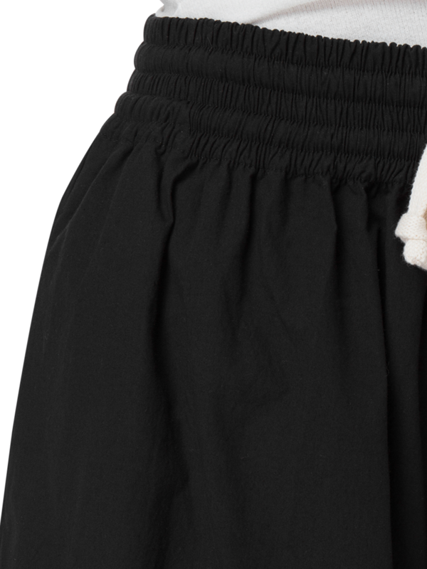 /original/05TR005_SUST_BLACK_5.png_convert-600x800
