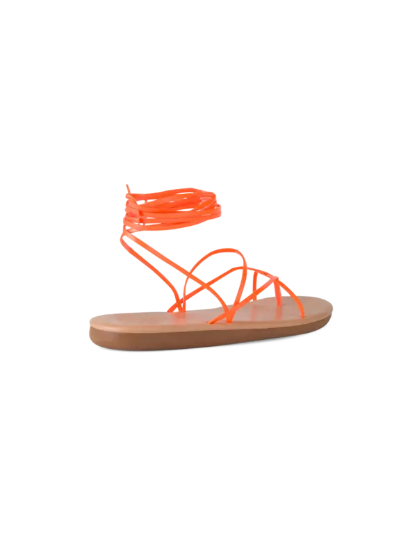 صندل بأشرطة رفيعة