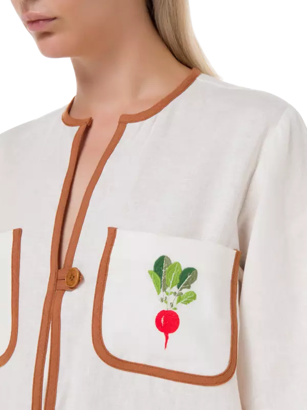 فستان طويل مطرز بتصميم خضراوات