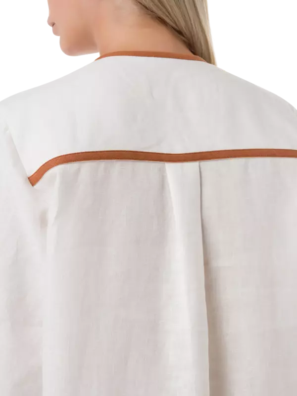 فستان طويل مطرز بتصميم خضراوات