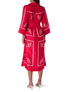 فستان بطبعة زهور الأقحوان