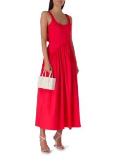 فستان صيفي برباط من الخلف