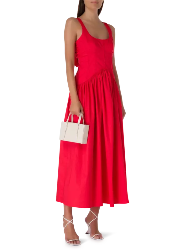 فستان صيفي برباط من الخلف