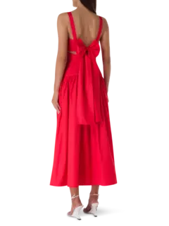 فستان صيفي برباط من الخلف