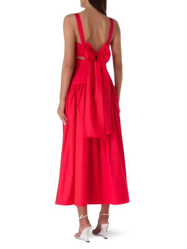 فستان صيفي برباط من الخلف