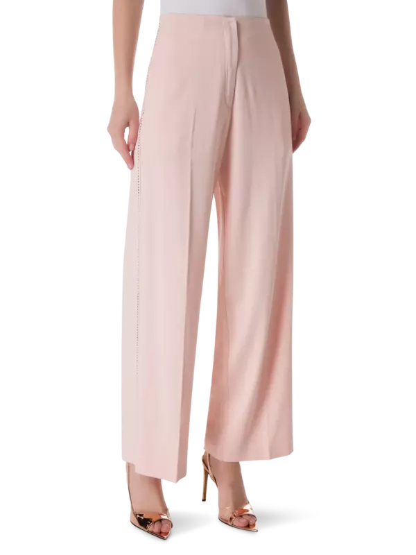 بنطال بأرجل مستقيمة مزين بأحجار الراين