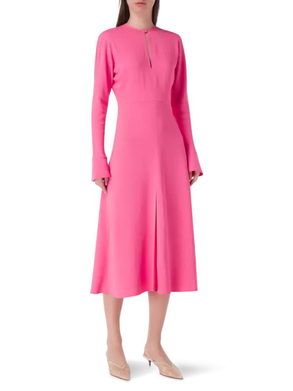 فستان متوسط الطول بأكمام طويلة وتصميم ضيق من أعلى وواسع من أسفل