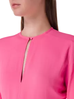 فستان متوسط الطول بأكمام طويلة وتصميم ضيق من أعلى وواسع من أسفل