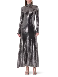 فستان طويل برقبة عالية مزين بالترتر