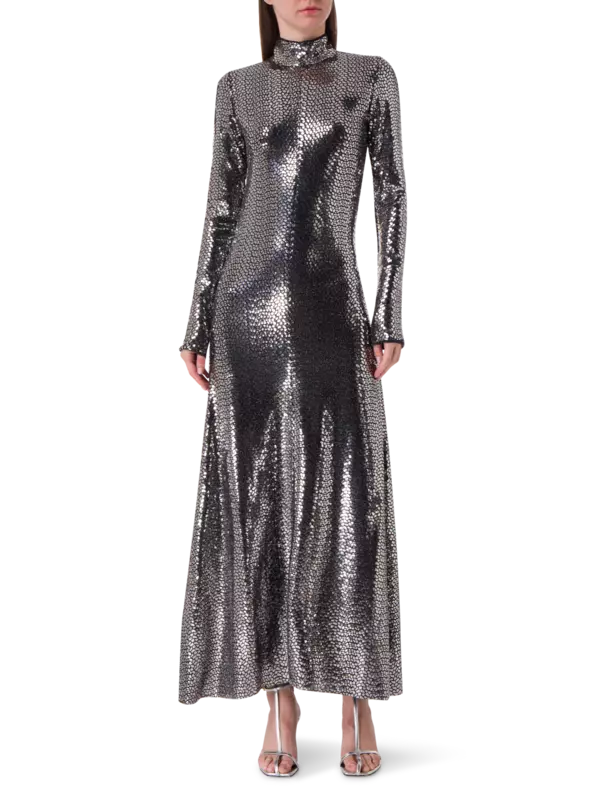 فستان طويل برقبة عالية مزين بالترتر