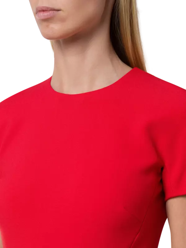 فستان بقصة ضيقة بنمط قميص