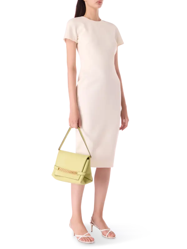 فستان بقصة ضيقة بنمط تيشرت