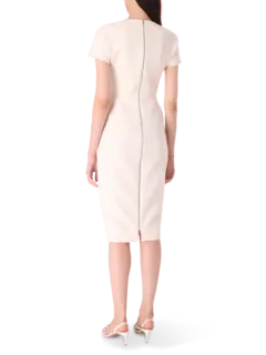 فستان بقصة ضيقة بنمط تيشرت