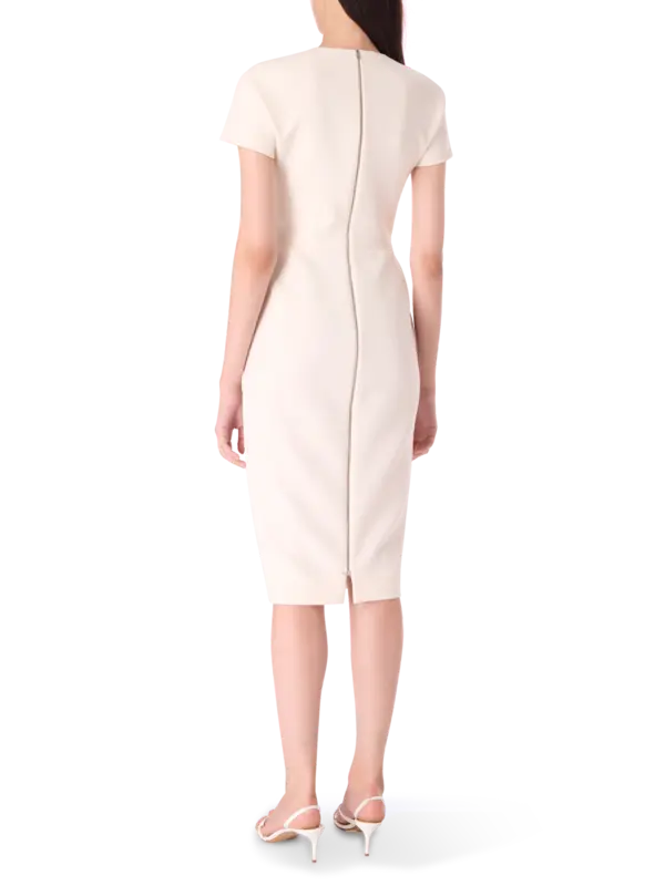 فستان بقصة ضيقة بنمط تيشرت