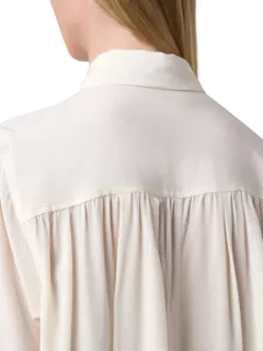 قميص بصدر متباين