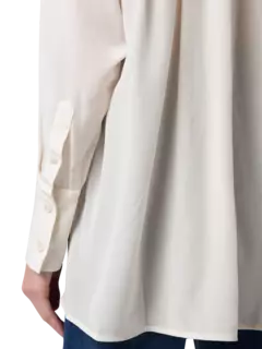 قميص بصدر متباين