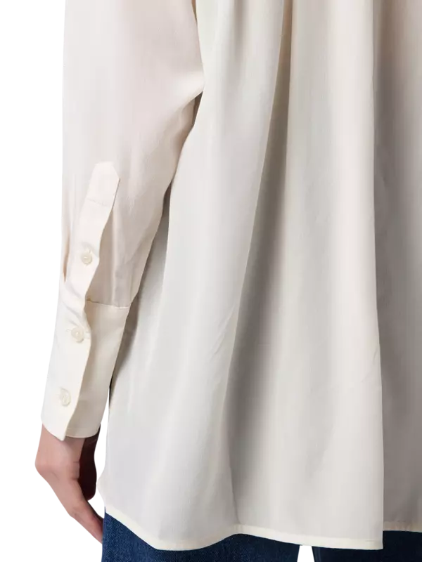 قميص بصدر متباين