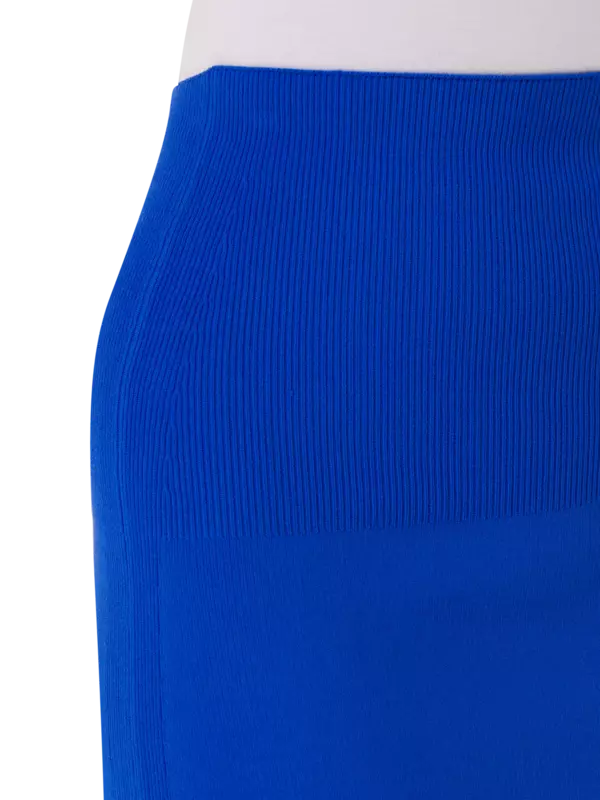 تنورة متوسطة الطول بقصة ضيقة - متوفرة حصريا عبر موقعنا