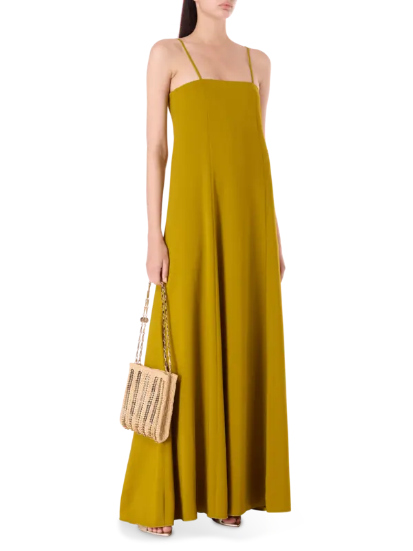 فستان قابل للتمدد بدون حمالات من قماش الكريب كادي