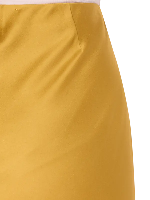 تنورة ساتان متوسطة الطول إنفرز