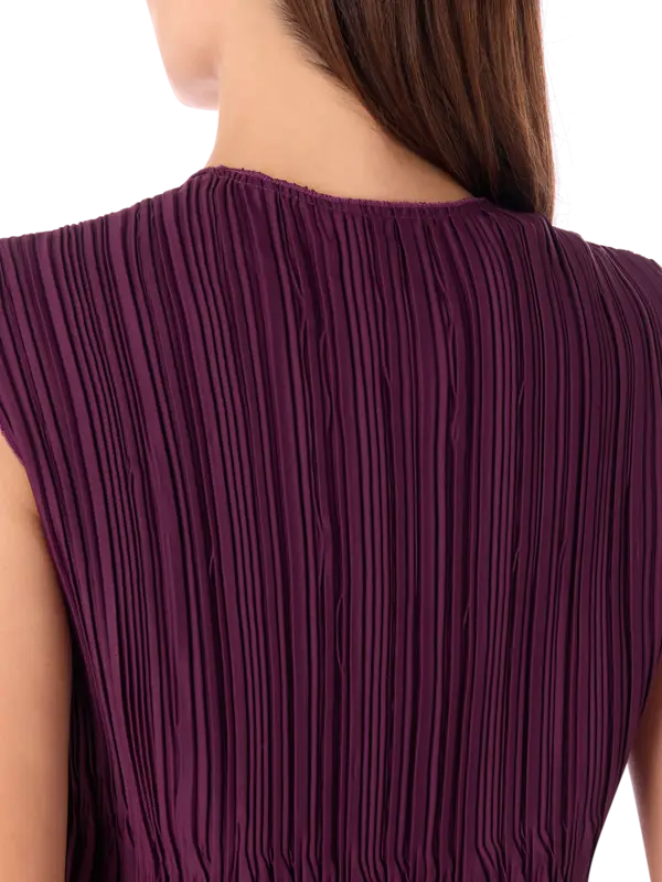 بلوزة بدون أكمام من الكريب بكسرات بليسيه