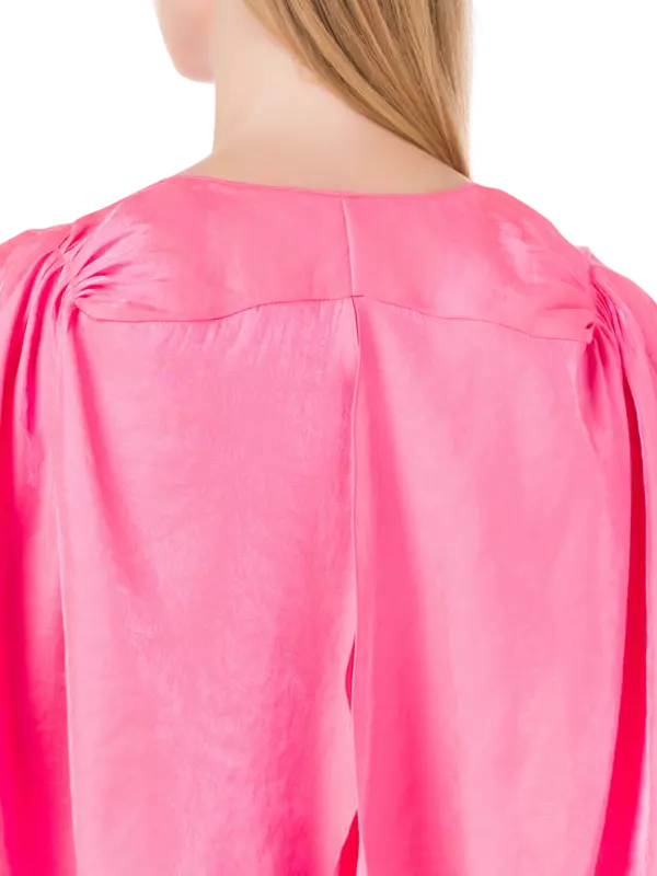 بلوزة بأكمام كاب بلون قزحي