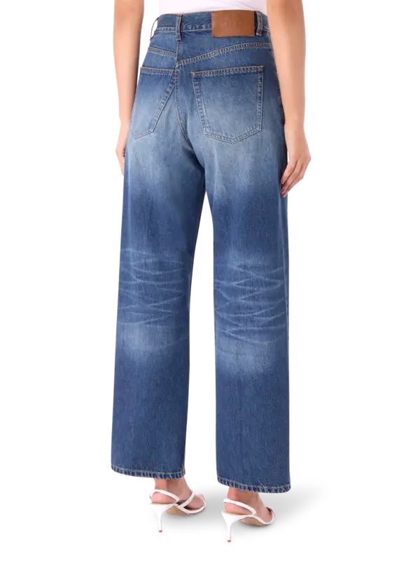 بنطال جينز بوي فريند بتفاصيل مطوية