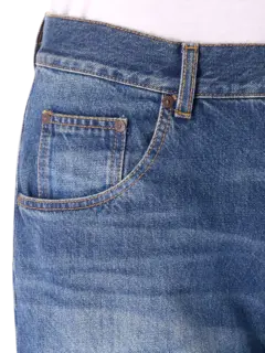 بنطال جينز بوي فريند بتفاصيل مطوية