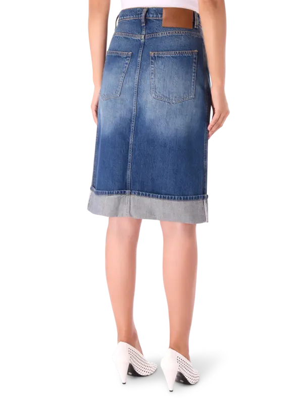 تنورة جينز بصف من الأزرار