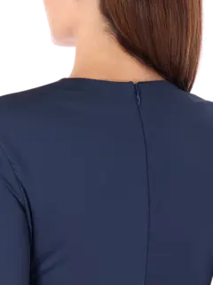 فستان طويل مزين بكشكشة