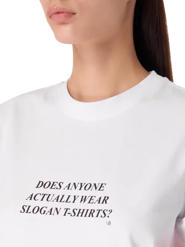 تيشرت سلوجان بعبارة "Does Anyone Actually Wear Slogan T-Shirts؟"
