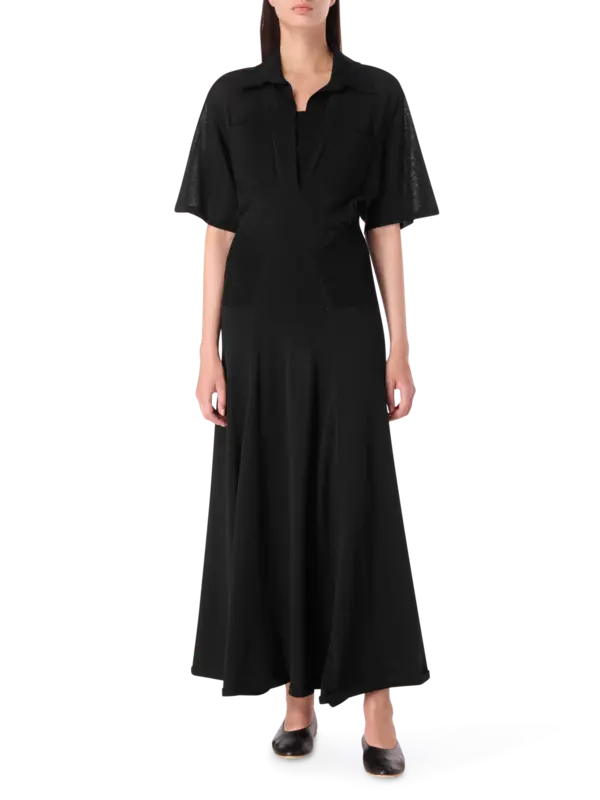 فستان طويل محبوك بتصميم ألواح