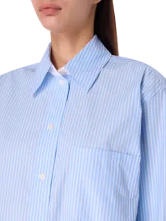 قميص قصير بأكمام طويلة