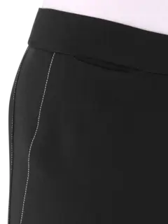 بنطال قصير بتفاصيل مضلعة