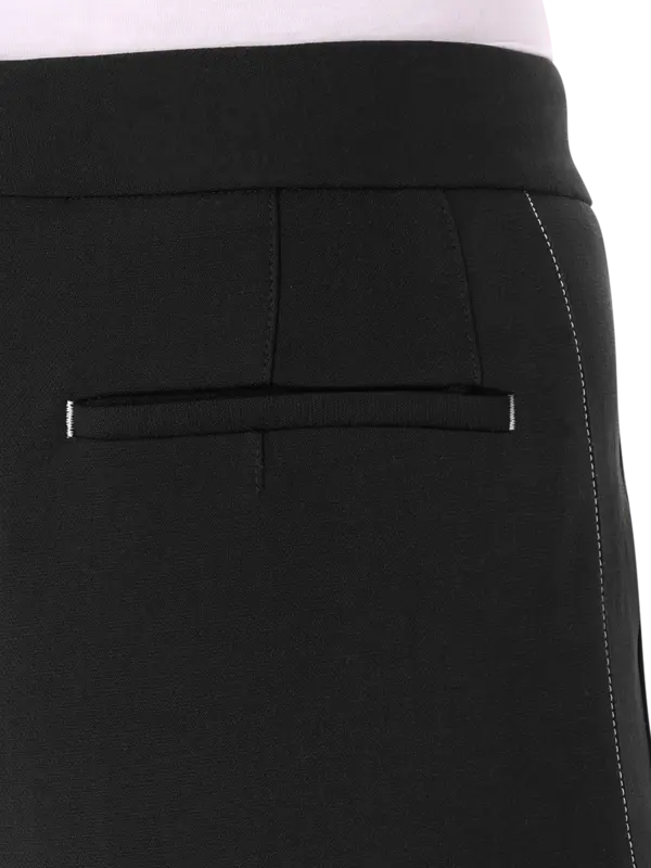 بنطال قصير بتفاصيل مضلعة