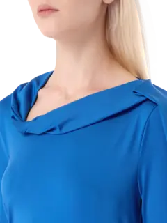 بلوزة من قماش الجيرسيه بأكمام طويلة وتصميم منسدل