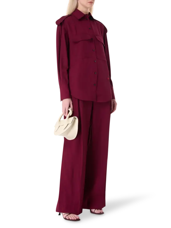 بلوزة بتصميم عملي