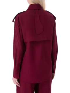 بلوزة بتصميم عملي