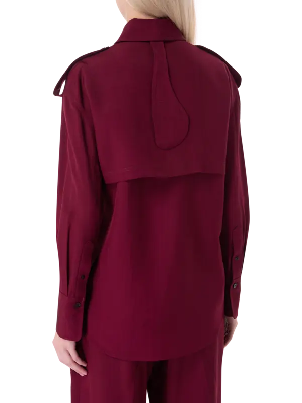 بلوزة بتصميم عملي