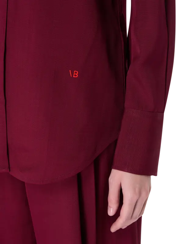 بلوزة بتصميم عملي