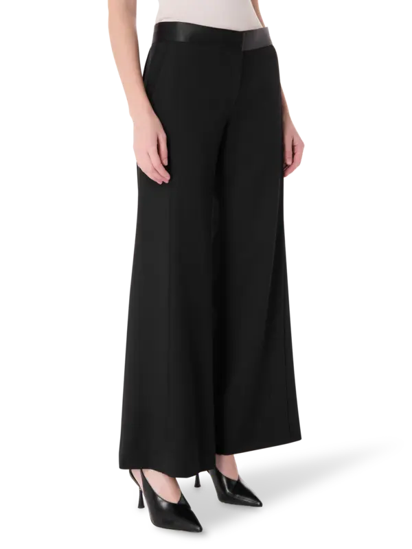 بنطال بشريط جانبي