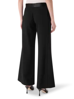 بنطال بشريط جانبي