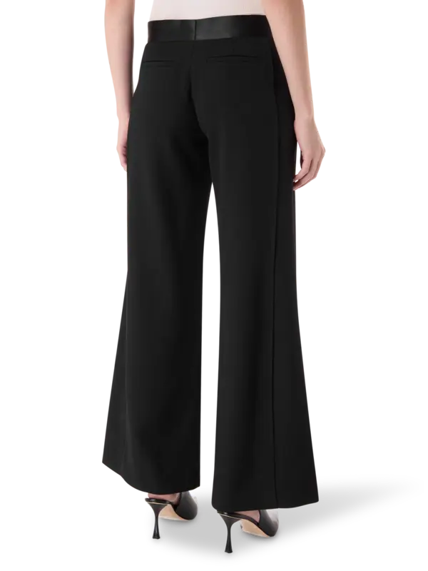 بنطال بشريط جانبي