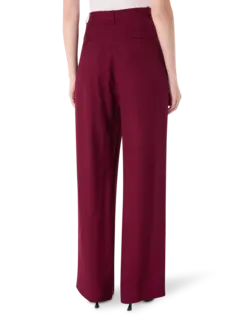 بنطال بقصة أرجل واسعة