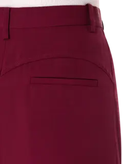 بنطال بقصة أرجل واسعة