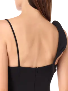 فستان روزيت طويل بتصميم منحوت