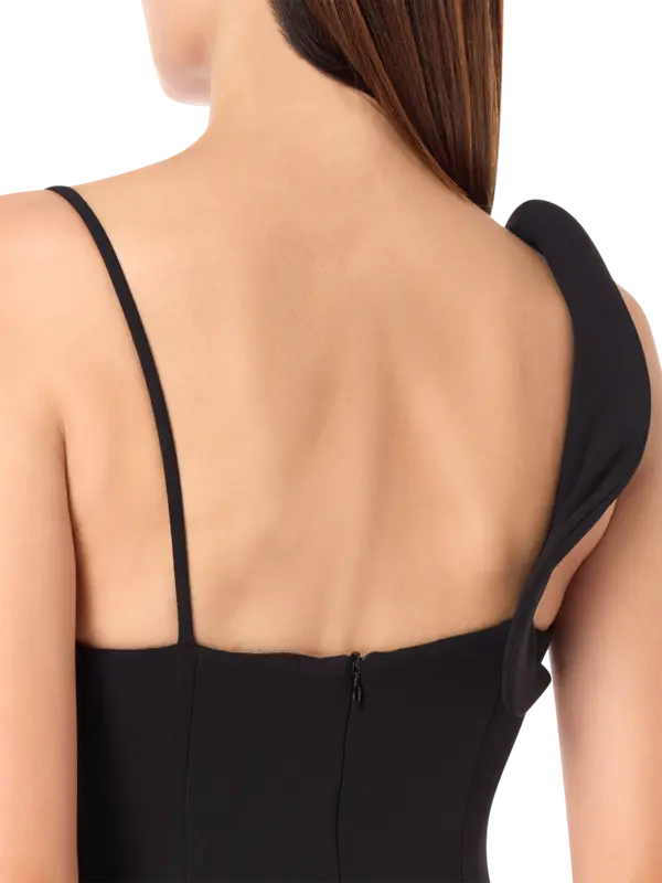 فستان روزيت طويل بتصميم منحوت